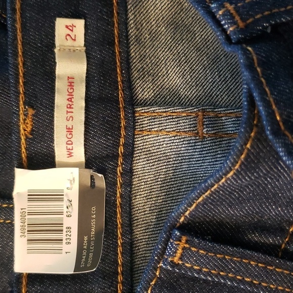 LEVI’S Wedgie Straight Fringe Pocket Blue Jeans - Picture 12 of 12